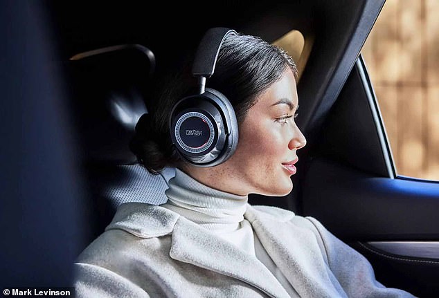 La marca de audio de lujo Mark Levinson lanzó su primer par de audífonos que cuentan con cancelación de ruido, una diadema acolchada de cuero y un precio de $ 999, lo que los convierte posiblemente en el par más caro del mercado.