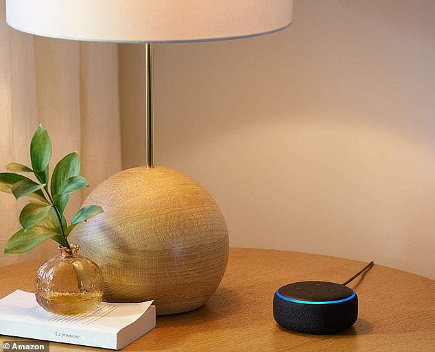Hoy, el Amazon Echo Dot (3ra generación) ahora tiene un 45 por ciento de descuento, por lo que puede obtener el altavoz inteligente con forma de disco de hockey por solo £ 21.99 (generalmente £ 39.99)