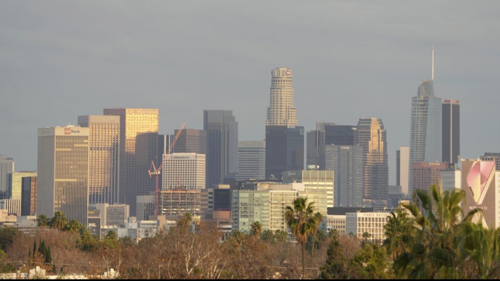 El condado de Los Ángeles informa 63 nuevas muertes por covid-19 y 26,354 nuevos casos positivos – Actualización dominical