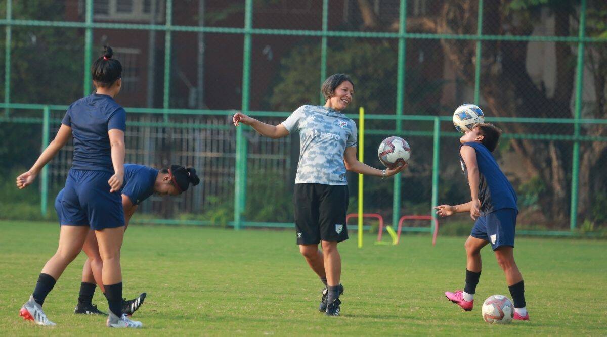 El entrenador de fuerza y ​​acondicionamiento ha ayudado al equipo, dice la arquera de fútbol femenino indio Aditi