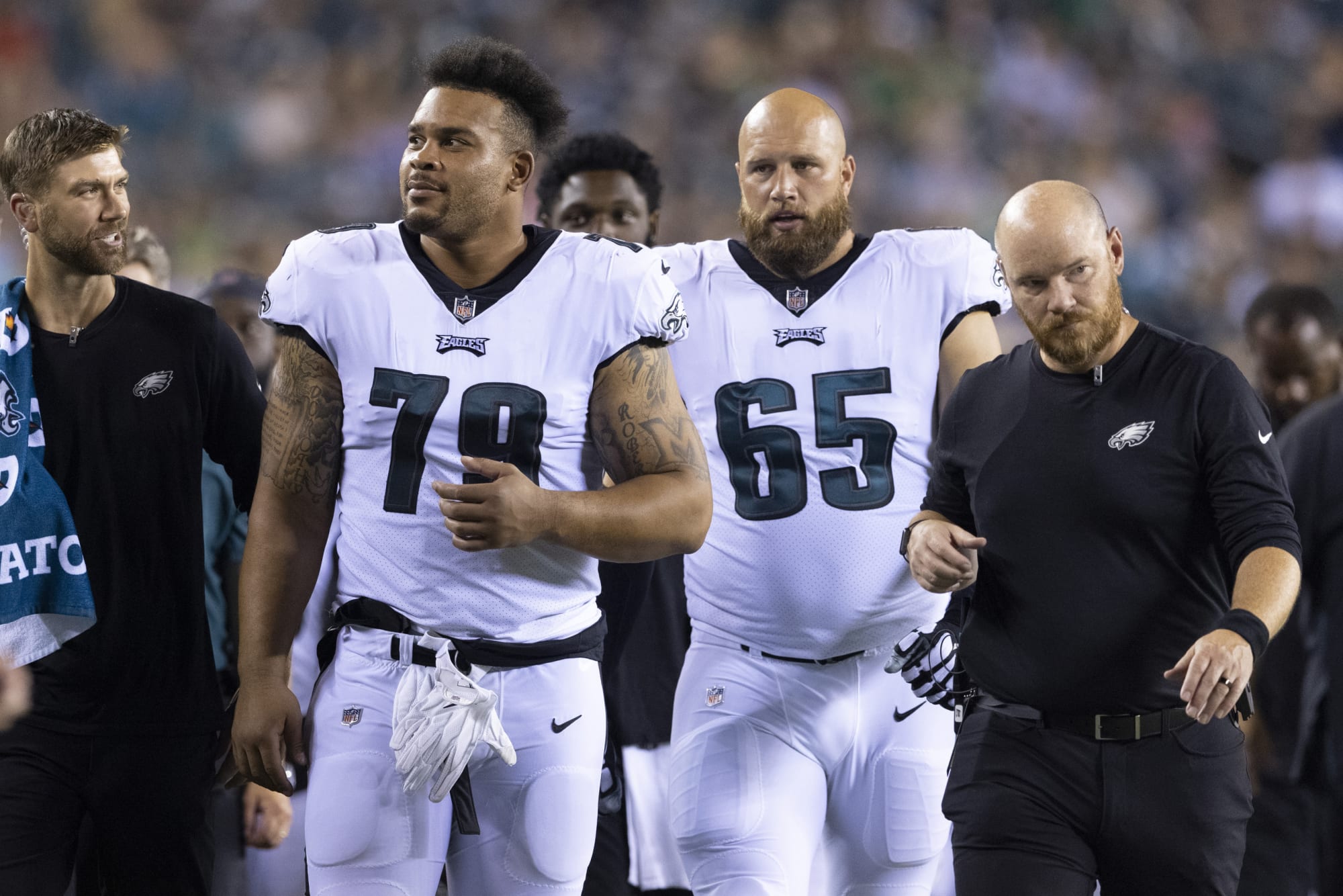 El guardia estrella de los Eagles, Brandon Brooks, se retira después de 10 temporadas
