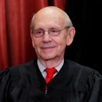 El juez de la Corte Suprema Stephen Breyer se retirará, dando a Biden la oportunidad de nominar un reemplazo