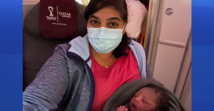 El médico de viajes de Toronto da a luz al bebé 'Milagro' en un vuelo