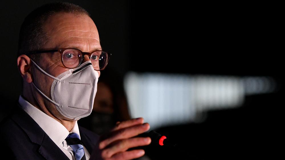 Europa podría estar avanzando hacia 'una especie de final de pandemia', dice la OMS