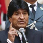 Evo quiere una nueva revolución política en Bolivia mientras su partido quiere que sus ayudantes se vayan