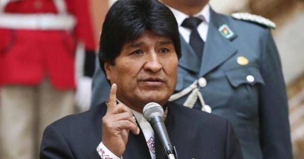 Evo quiere una nueva revolución política en Bolivia mientras su partido quiere que sus ayudantes se vayan
