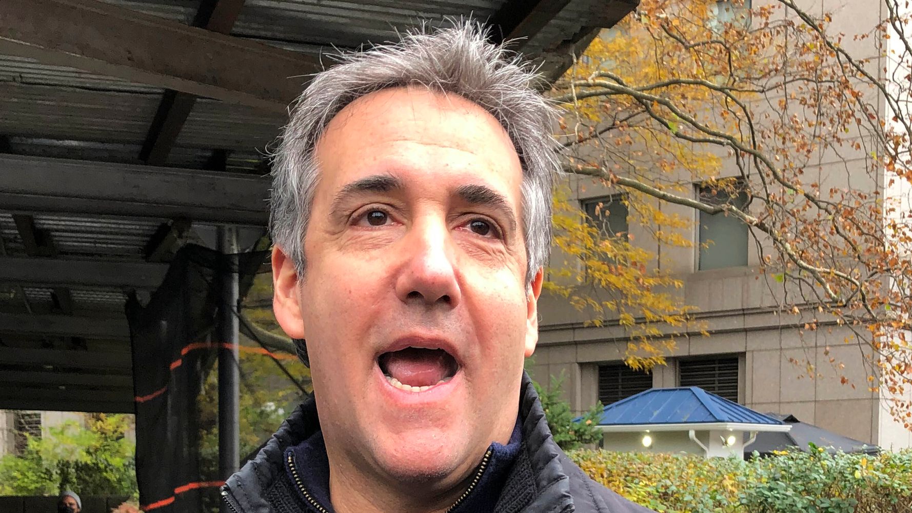 'Feliz año nuevo A ** agujero': Michael Cohen se burla después de que Bill Barr entregó documentos de demanda
