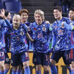 Fútbol: Junya Ito anota de nuevo para mantener a Japón segundo en la clasificación para la Copa del Mundo