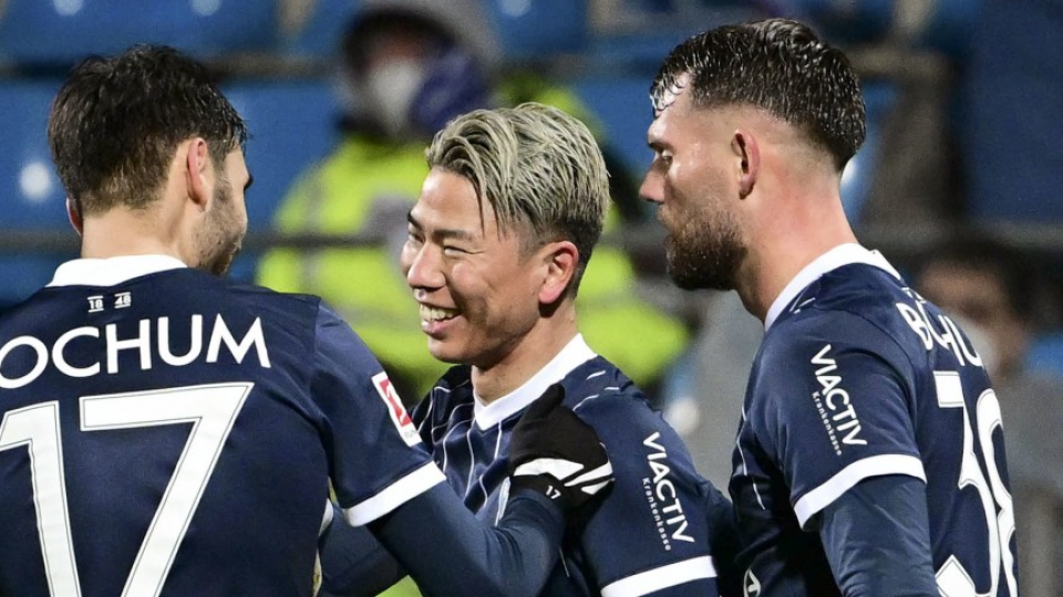 Fútbol: Takuma Asano anota el primer gol de la temporada para salvar el empate de Bochum