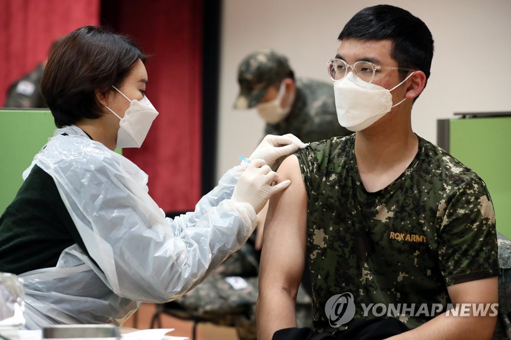 (LEAD) Militar informa 4 infecciones entre tropas en el extranjero