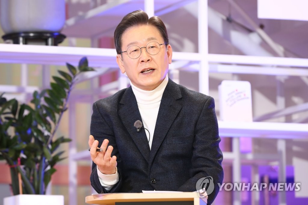 Lee dice que el gobierno de Moon debe ser claro y firme con Corea del Norte
