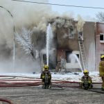 Los bomberos de Regina continúan investigando el incendio del edificio de apartamentos de Halifax Street - Regina