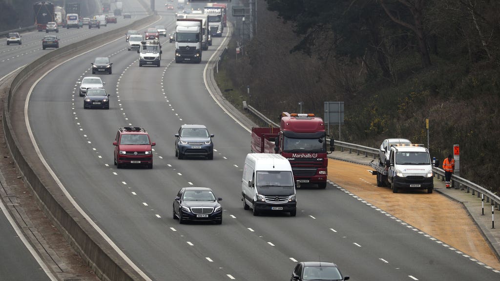 Los conductores del Reino Unido enfrentan una multa de £ 200 en medio del cambio de la regla del Código de Carreteras en enero