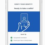 La selfie se toma en un dispositivo móvil y luego se carga en ID.me, una empresa de verificación de identidad de terceros que utilizará su propio reconocimiento facial para verificar a la persona.