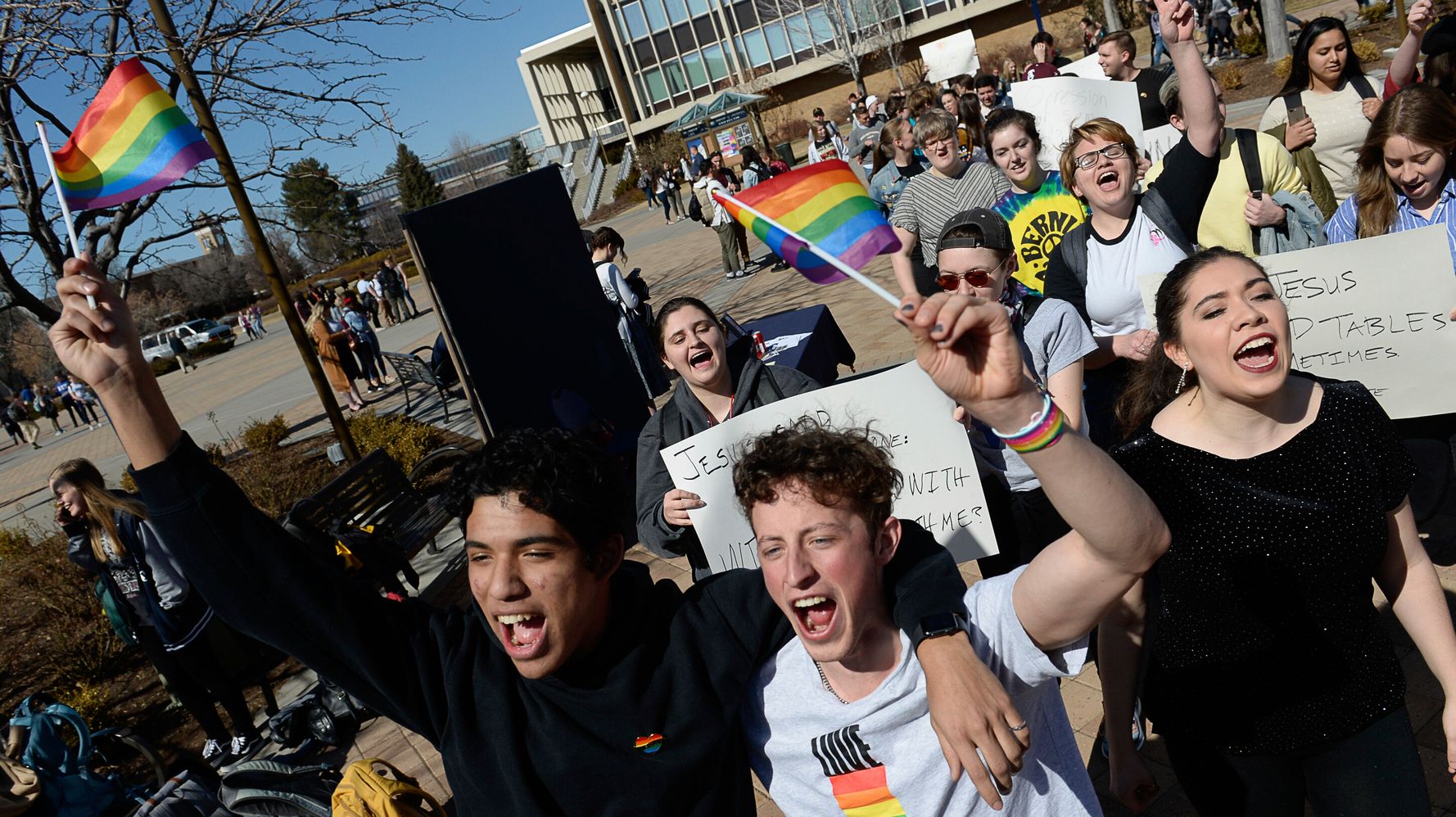 Los federales abren una investigación sobre la prohibición de citas de BYU para estudiantes LGBTQ