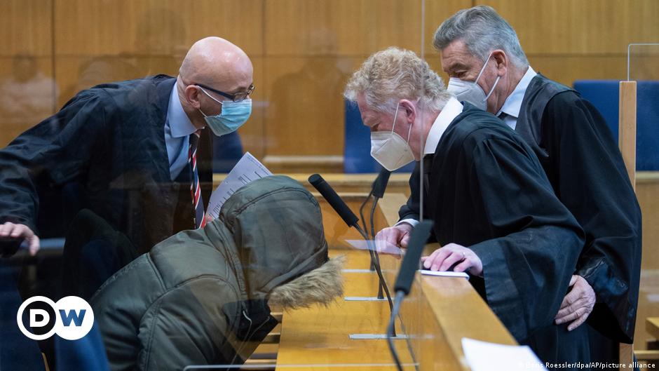 Médico sirio niega cargos de tortura en tribunal alemán