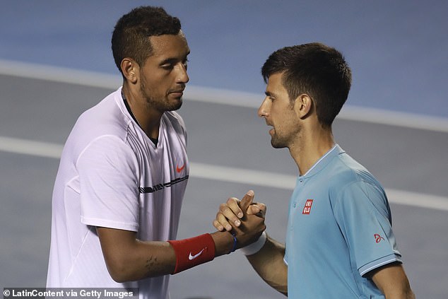 El tenista australiano Nick Kyrgios ha revelado que ahora es un buen compañero del ex amargo rival Novak Djokovic (en la foto, la pareja en la cancha)