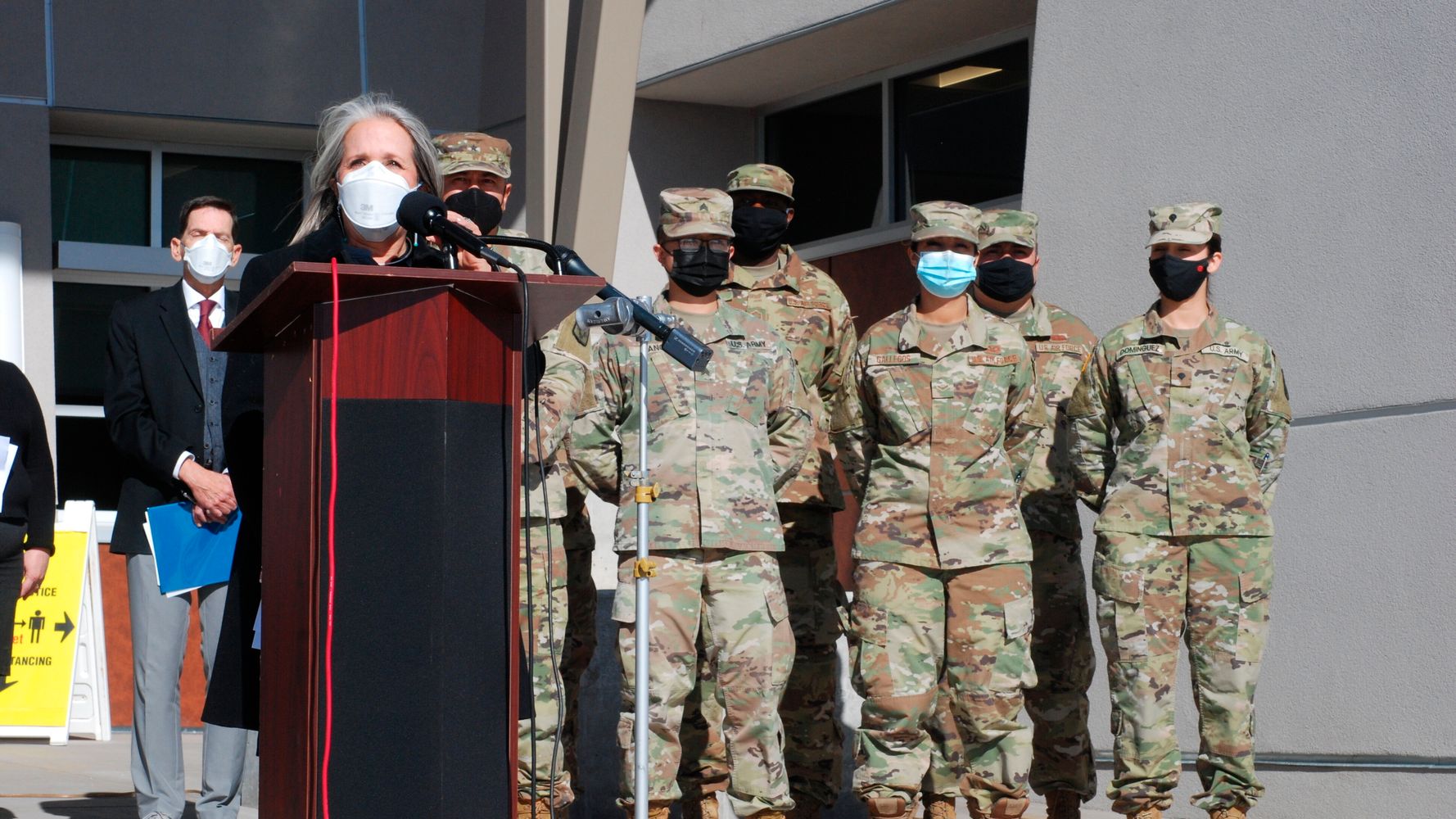 Nuevo México pide a la Guardia Nacional que sustituya a maestros enfermos en medio de Omicron