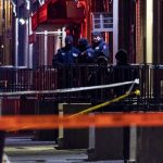 Oficial de policía de Nueva York asesinado, segundo crítico en tiroteo en Harlem
