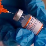 Pfizer comienza el ensayo clínico de una vacuna dirigida a Omicron