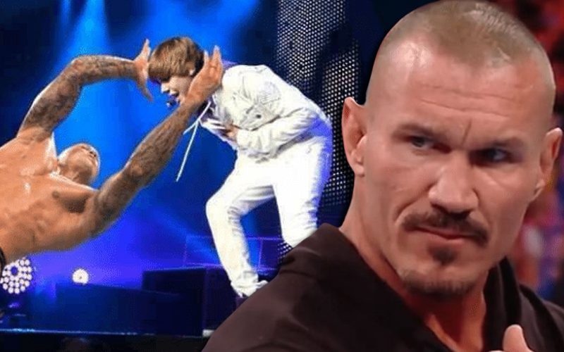 Randy Orton admite que podría no seguir luchando si no fuera por los memes virales de RKO