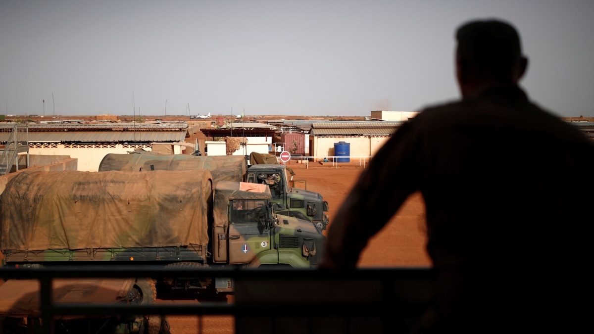 Soldado francés muerto tras ataque a base militar en Malí