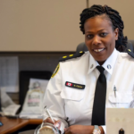 El superintendente de policía de Toronto supuestamente filtró las preguntas del examen a 6 oficiales que buscaban promociones - Toronto