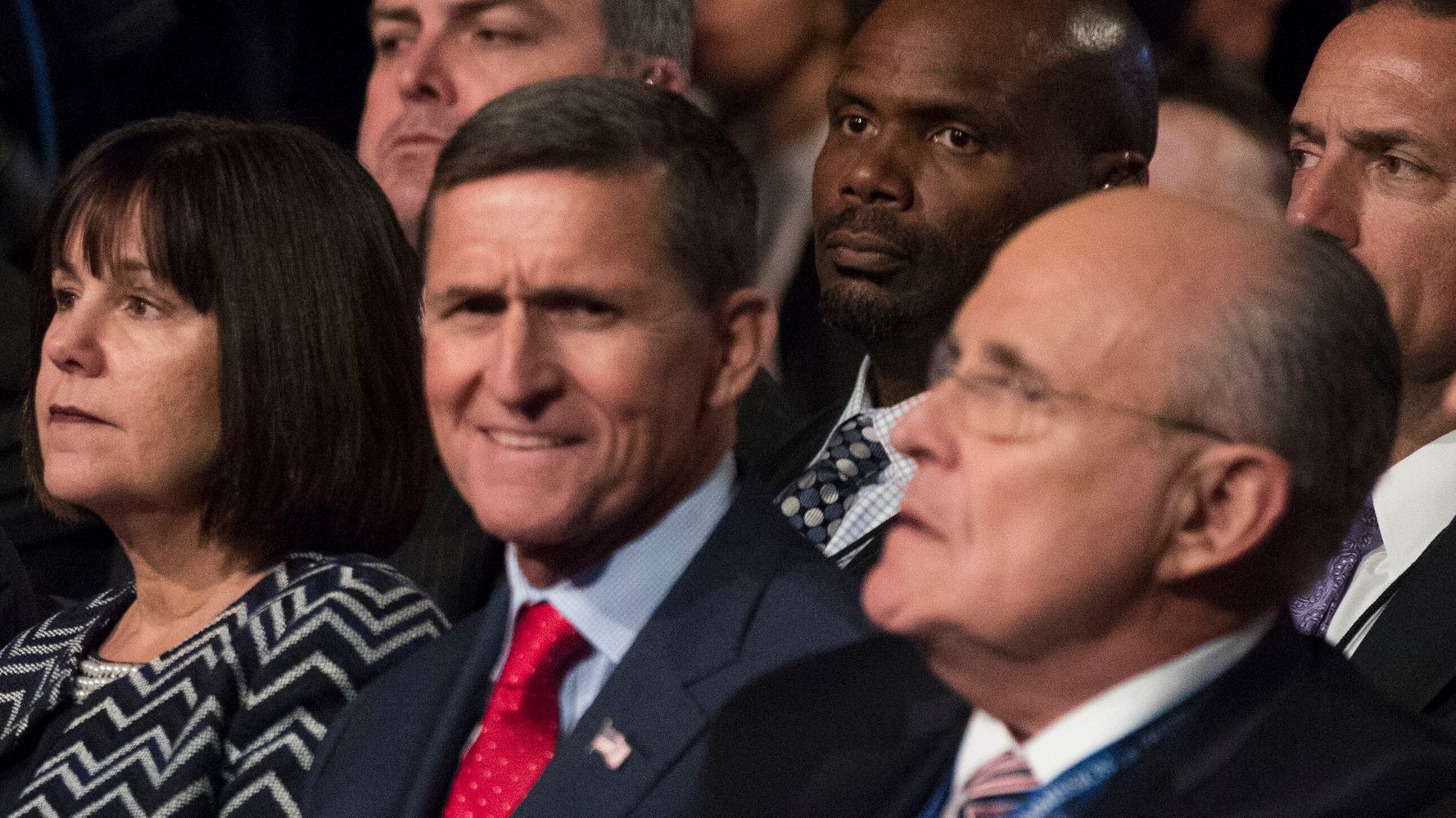 Universidad despoja a Michael Flynn y Rudy Giuliani de títulos honorarios