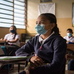 Venezuela reanuda vacunación infantil y aprendizaje presencial