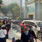 ¡Evergrande devuelve nuestro dinero!  Los inversores protestan en la oficina del desarrollador chino