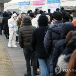 (AMPLIACIÓN) Corea del Sur reporta más de 100,000 casos de COVID-19 por segundo día en medio de la propagación de omicrones
