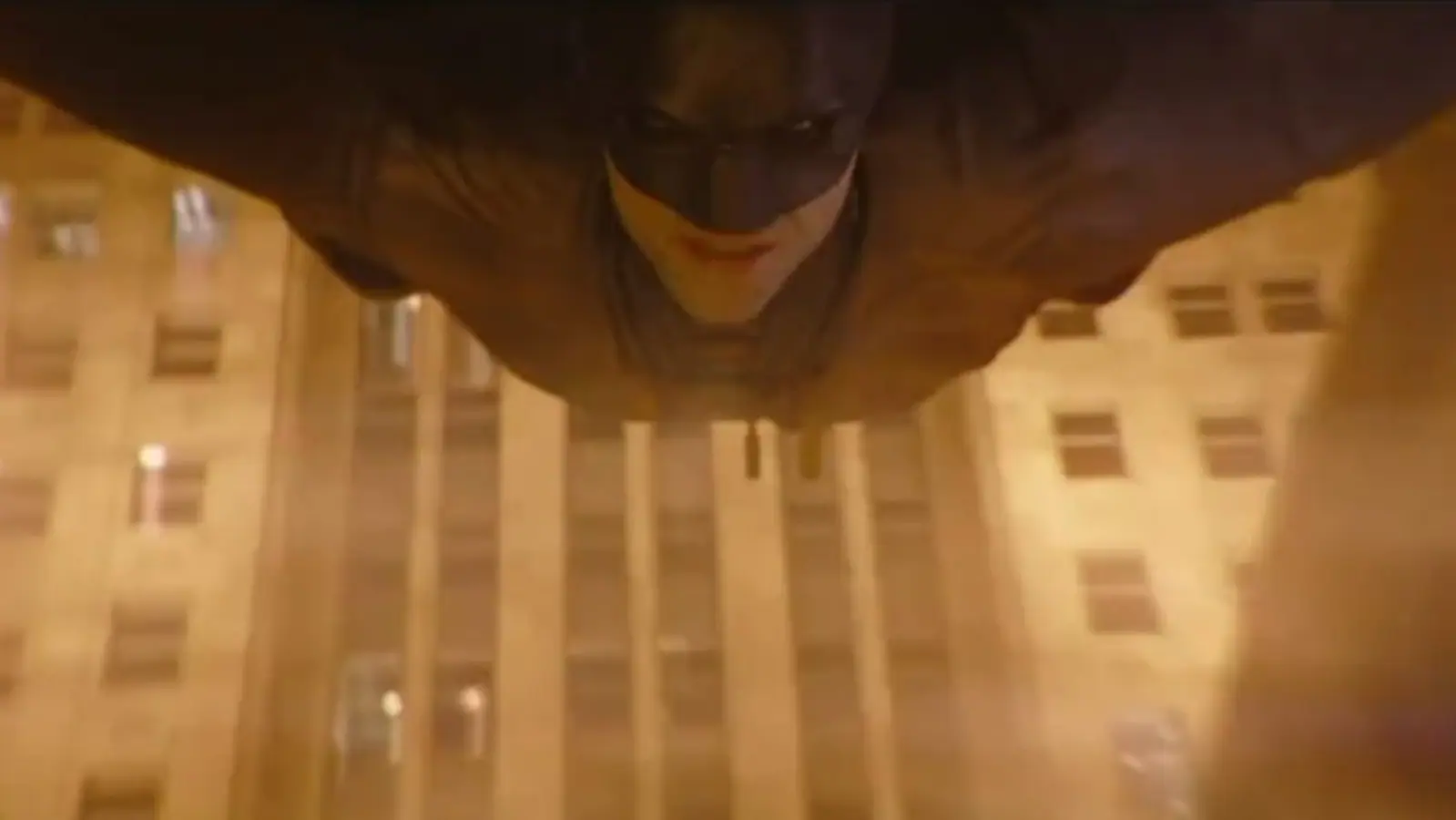 El Adelanto De Batman Ve A Robert Pattinson Volar Sobre Gotham, Luchar  Contra Riddler, Los Fanáticos Lo Llaman 