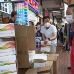 Hong Kong considera cierre en medio de aumento de COVID-19: jefe de salud