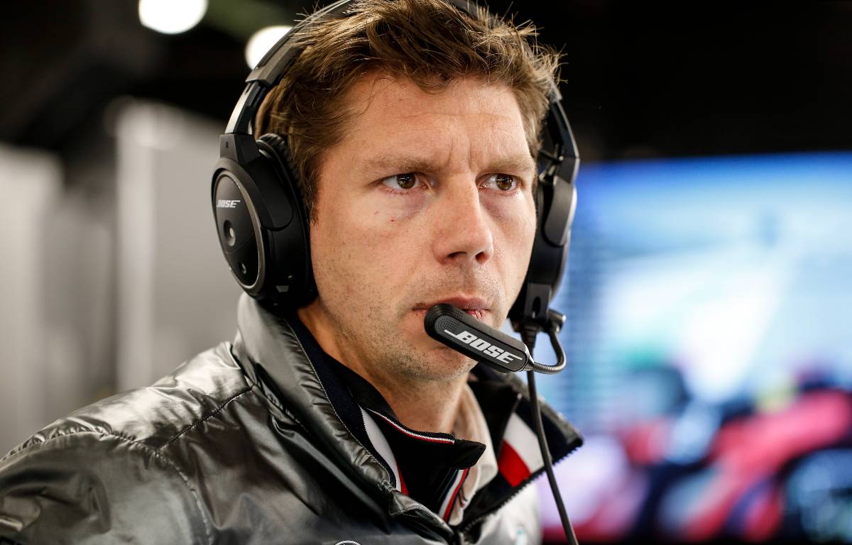 'James, es Valtteri'... El estratega de Mercedes Vowles correrá en Le Mans asiático