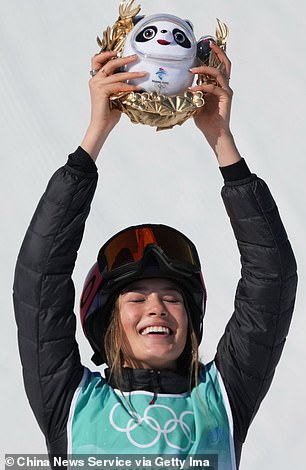 Eileen Gu ganó el oro para China en la competencia Big Air femenina el martes