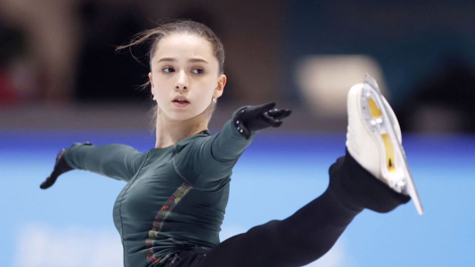 Juegos Olímpicos: la corte dictamina que la rusa Kamila Valieva puede patinar individuales en Beijing
