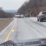 Impactantes imágenes de la cámara del tablero capturaron el momento en que se vio un Honda Accord entrenando con un Ford-150 Raptor en Palisades Parkway en Nueva Jersey sobre un lugar en la carretera