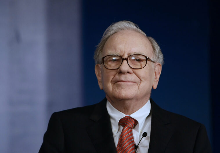 Warren Buffett en una carta anual llama a Apple uno de los 'Cuatro Gigantes' que impulsan el valor del conglomerado