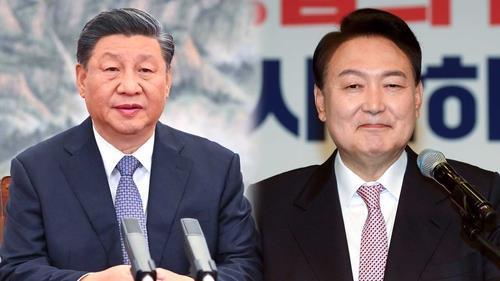 (AMPLIACIÓN) Yoon pide a Xi que coopere estrechamente para la desnuclearización de Corea del Norte