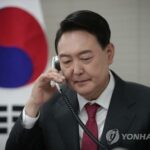 (AMPLIACIÓN) Yoon habla por teléfono con el presidente de Ucrania
