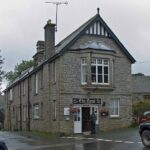 El pub Tors en Belstone, Devon, ha reemplazado su almuerzo Ploughman's con un 'almuerzo de labrador' más neutral en cuanto al género.