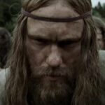 Alexander Skarsgård se ve impresionante en The Northman, pero habla de la dificultad de ser 'encadenado' y 'arrastrado' para una nueva película