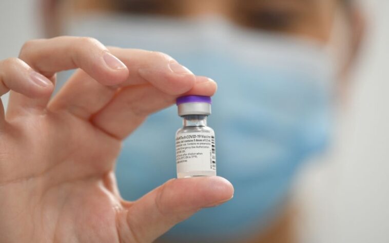 Australia asegura instalación de vacunas Moderna