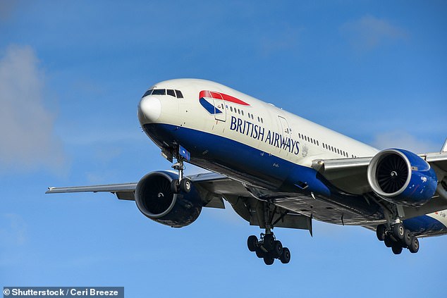 British Airways ha dado marcha atrás en la eliminación de la regla sin máscara en todos los vuelos, y en su lugar advierte a las personas que aún deben ponérselas si van a 50 destinos