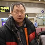 Wei Jianguo (en la foto), un hombre chino de unos 60 años, se mudó al Aeropuerto Internacional Capital de Beijing, donde vivió durante 14 años.