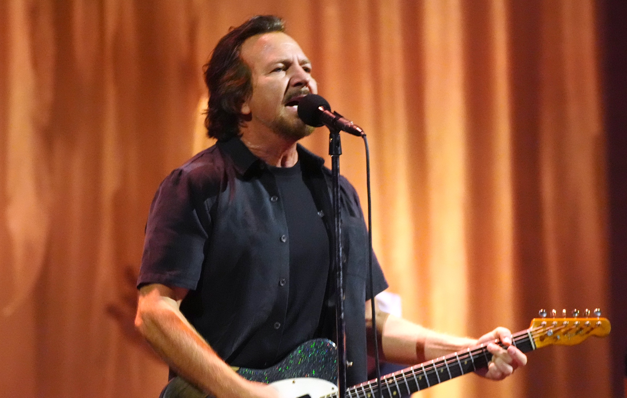 Eddie Vedder Opens Up About Contracting COVID-19: ‘It Felt Pretty Serious’