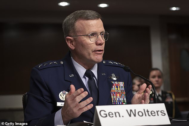 El general Tod Wolders, jefe del Comando de Europa, dijo a los senadores que creía que Estados Unidos tendría que enviar más tropas a la región para reforzar las defensas de la OTAN contra Rusia.