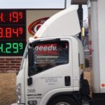 El precio promedio nacional de la gasolina sube a $3.83 por galón, el más alto desde 2012
