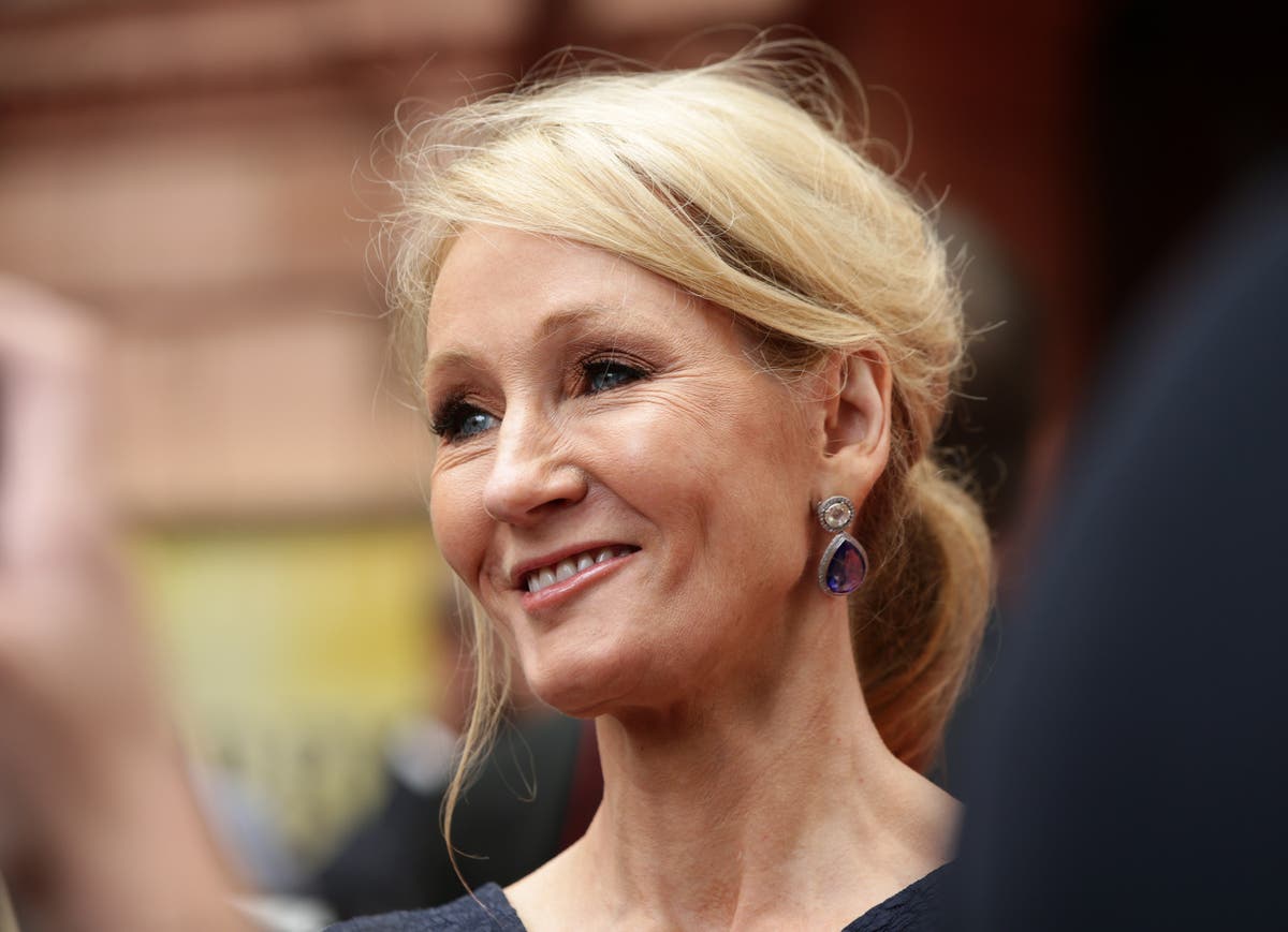 JK Rowling igualará fondos para llamamiento de emergencia a orfanatos ucranianos
