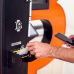 La FCA del Reino Unido pide a los operadores de criptocajeros automáticos que suspendan sus actividades - Cripto noticias del Mundo